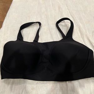 Lululemon run time black sports bra nwt
